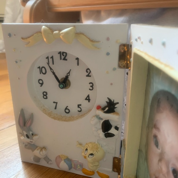 DISNEY VINTAGE CERAMIC CLOCK/PICTURE FRAME - Picture 4 of 6